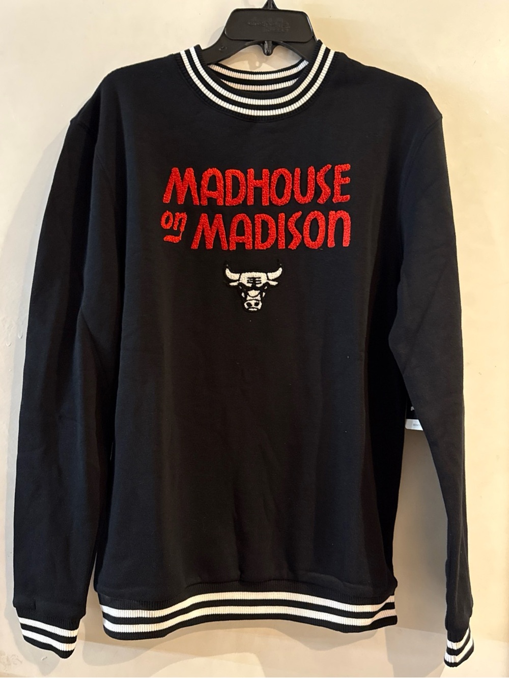 Brand new with tags size medium 

NWT Chicago Bulls Stadium Essentials Crewneck